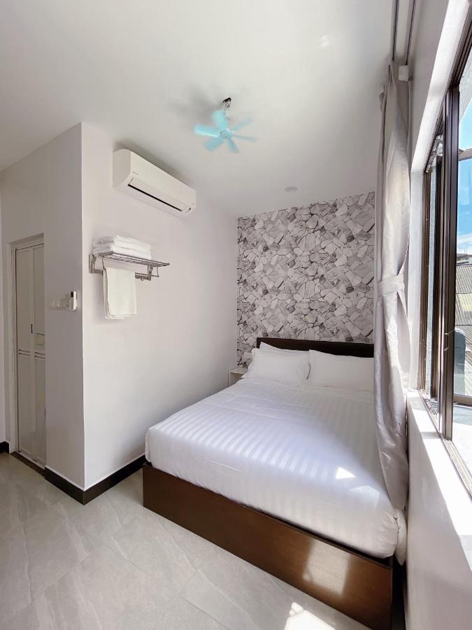 Hotel Decentraland كُوالا تيرينغانو المظهر الخارجي الصورة